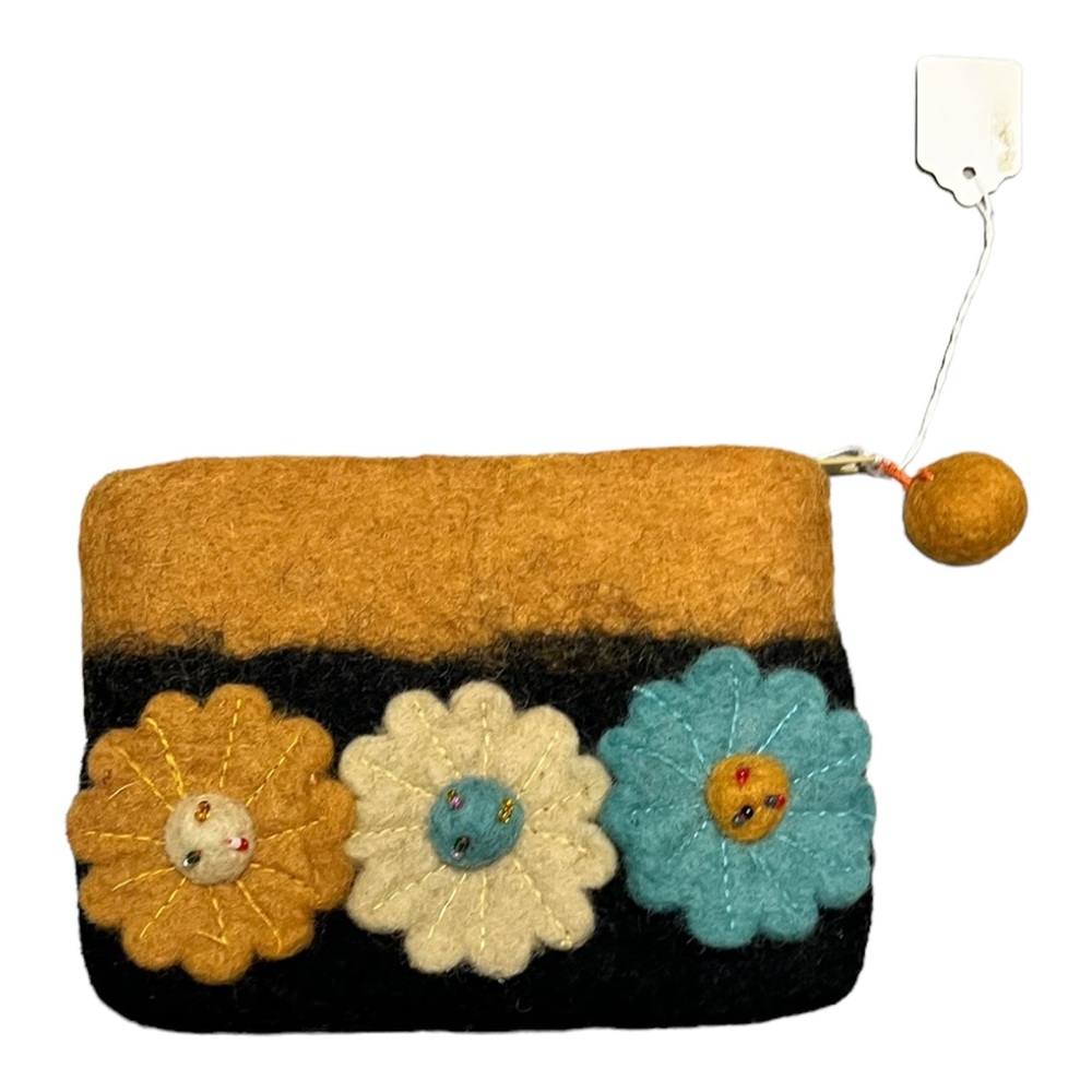 Free with bundle Small felt cute floral 3d Wallet with a zipper - Picture 1 of 3